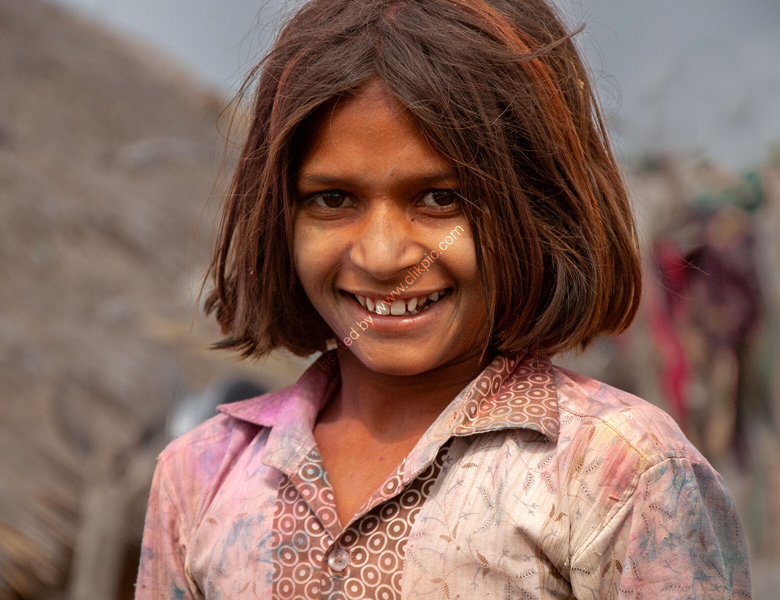 Smiley Indian Girl - H/C -
