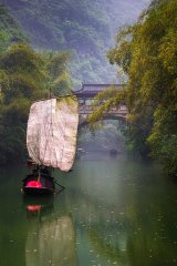 8 River Boat by Val Brierley LRPS