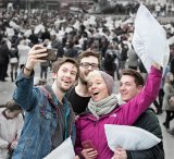 Pillowfight Trafalgar Square by Helen Jones