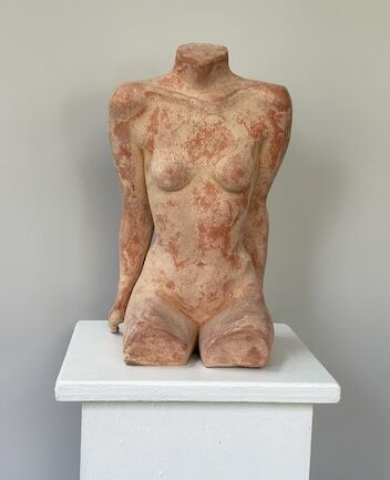 MAGGIE BUTLER – Kate