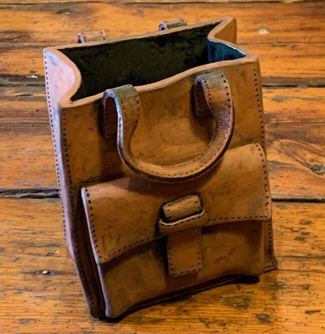 Leather Bag (terracotta clay with iron oxide) – Ioanna Namintroporn